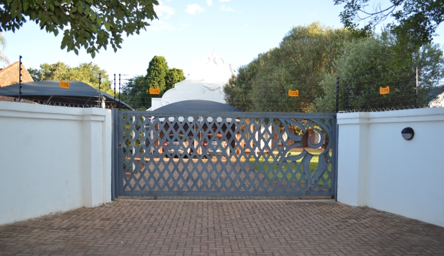 4 Bedroom Property for Sale in Flamwood North West
